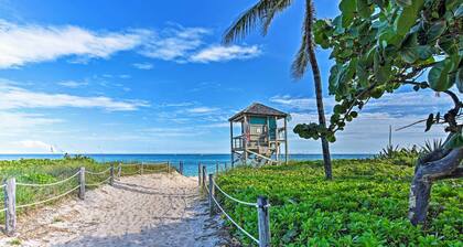 Walk to Ocean: Chic Deerfield Beach Cottage!
