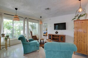 Cottage (1 Bedroom) | Interior - Walk to Ocean: Chic Deerfield Beach Cottage! (Deerfield Beach)