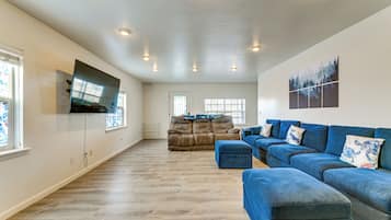 House (5 Bedrooms) | Interior