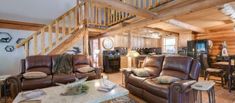 Philipsburg Log Cabin - Direct Bike Park Access!