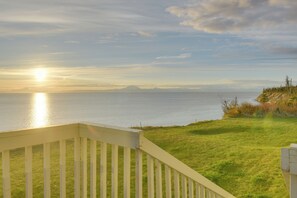 Villa (6 Bedrooms) | Interior - Oceanfront Kenai Villa w/ Fireplace & Deck (Kenai)