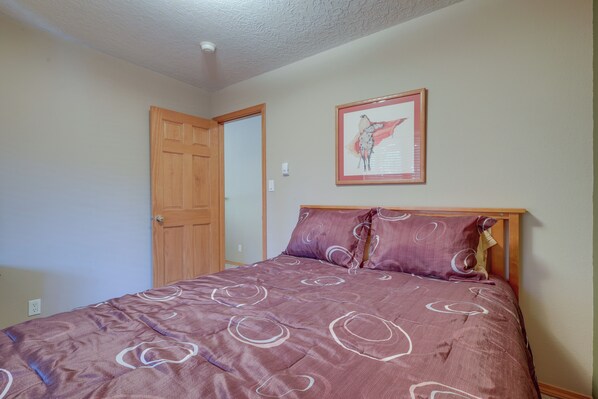 House (3 Bedrooms) | Interior - Amalia Mountain Getaway w/ Deck, Fireplace! (Amalia)