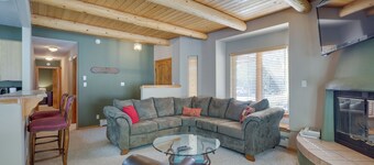 Amalia Mountain Getaway w/ Deck, Fireplace!