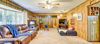 Vintage Chipley Getaway on Large Private Property