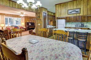 House (4 Bedrooms) | Interior