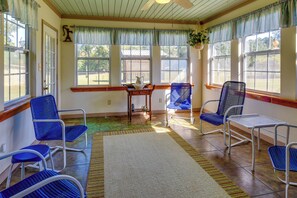 House (4 Bedrooms) | Interior - Vintage Chipley Getaway on Large Private Property (Chipley)