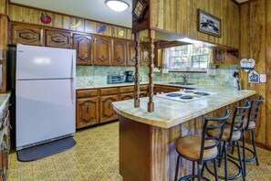 House (4 Bedrooms) | Interior - Vintage Chipley Getaway on Large Private Property (Chipley)