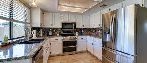 House (3 Bedrooms) | Interior