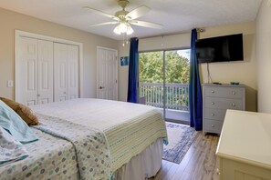 Apartment (1 Bedroom) | Interior - Charming PCB Condo w/ Balcony: Walk to Beach! (Panama City Beach)