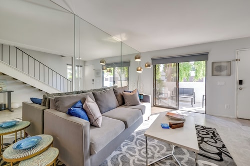 Pet-friendly Rancho Mirage Townhome w/ Pool!