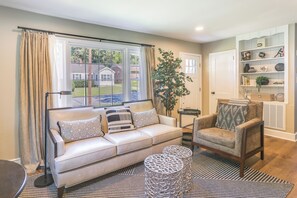 House (3 Bedrooms) | Interior - Charming Greensboro Home - 2 Mi to Downtown! (Greensboro)