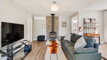 House (1 Bedroom) | Front of property