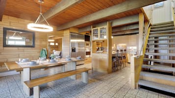 Casa (Multiple Bedrooms) | Parte interna