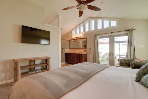 Tempe Home w/ Hot Tub Next to Papago Park