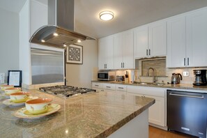 Microwave, dishwasher, cookware/dishes/utensils, paper towels - Tempe Home w/ Hot Tub Next to Papago Park (Tempe)