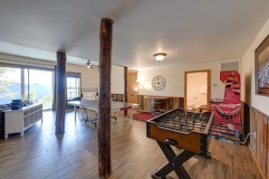 Games room - Bryson City Getaway: Private Hot Tub & Scenic View (Bryson City)
