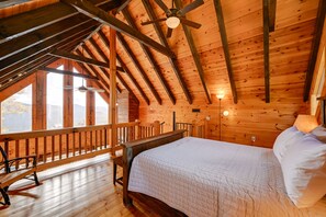 2 bedrooms, iron/ironing board, free cots/infant beds, bed sheets - Bryson City Getaway: Private Hot Tub & Scenic View (Bryson City)