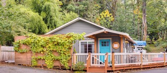 Peaceful Renton Retreat w/ Hot Tub Access!