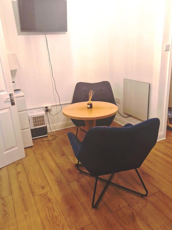 Dining - Lovely Studio - Perfect Weekend Stay in Cork (Cork)