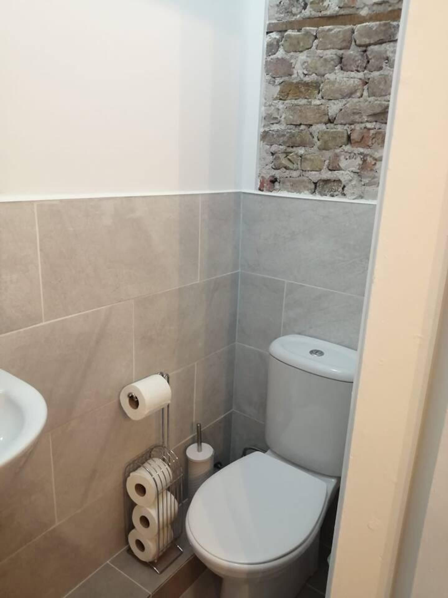 Studio | Bathroom