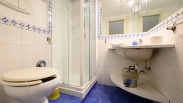 Apartment | Bathroom