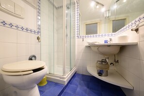 Apartment | Bathroom