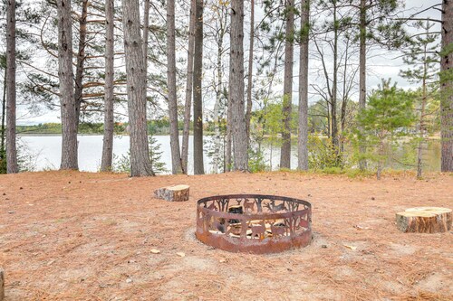 Boat Dock & Fire Pit: Lakefront Monico Home!