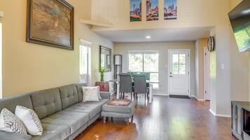 Rumah (3 Bedrooms) | Bagian depan properti