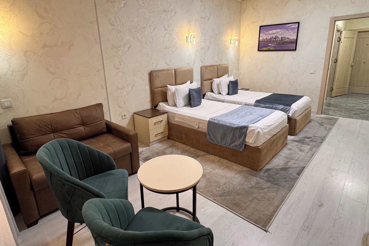 Literie de qualité supérieure, coffres-forts dans les chambres, bureau