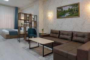 Deluxe Double Room | In-room safe, desk, laptop workspace, iron/ironing board