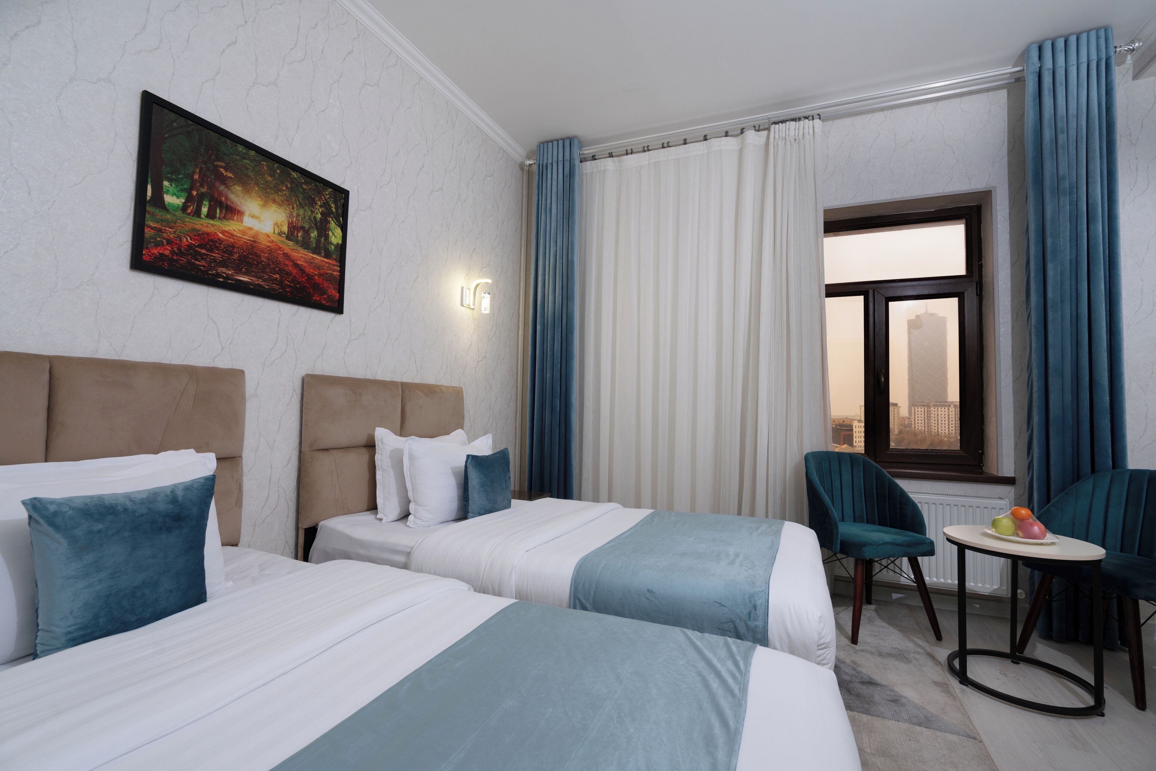 Kamar Twin Standar | Brankas, meja kerja, ruang kerja ramah laptop, dan setrika/meja setrika