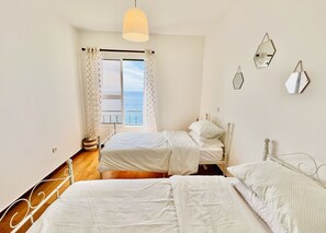2 bedrooms, desk, iron/ironing board, WiFi - Apartment Paulo by Your Madeira Rentals (Ponta do Sol)