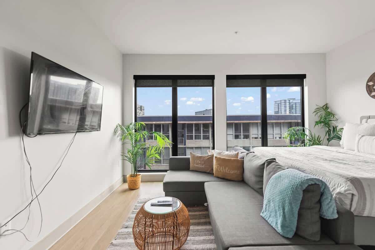 TV, fireplace, offices