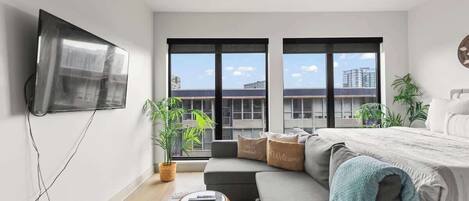 Fernseher, Kamin, Arbeitsbereiche