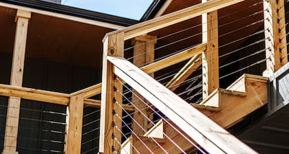 Grey Pine Lodge | King Classic ADA Accessible | Pet-Friendly! | BEST Location & Amenities!