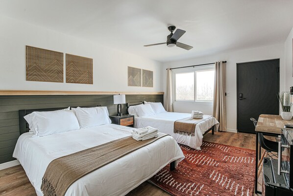 1 bedroom, desk, WiFi, bed sheets