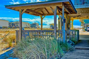 Property grounds - Sunny, water view condo with balcony & pool, beach across the street (Gulf Shores)