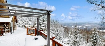 Quintessential wilderness retreat with mtn views & kayaks - dog-friendly