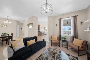 Una Smart TV, un futbolín