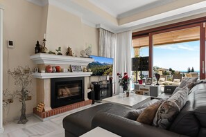 Smart TV, ping pong - Infinity pool mansion by Costarentals - Ref 85 (Mijas)