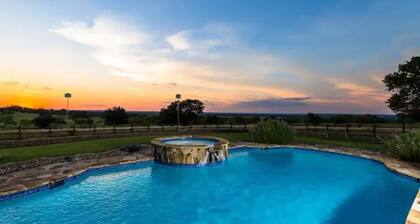 Stunning Fredericksburg Ranch House with Pool and Hot Tub!