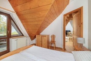 Apartment, 2 Schlafzimmer, Balkon, Bergblick | 2 Schlafzimmer, individuell dekoriert, Bügeleisen/Bügelbrett