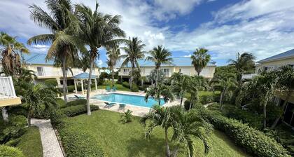 Located in the heart of Grace Bay and minutes away from the Grace Bay Beach.