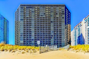 Exterior - Beachfront condo with beach access, pools, sauna, game room, tennis, gym, W/D (Ocean City)