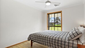 3 slaapkamers, een strijkplank/strijkijzer, gratis wifi