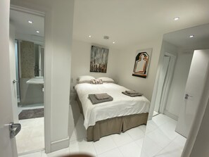 2 sovrum, strykjärn/strykbräda, gratis wi-fi och sängkläder