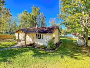 Exterior - Kick Back Kabin, Phillips Lakeside Getaway | Abundant Recreation (Phillips)