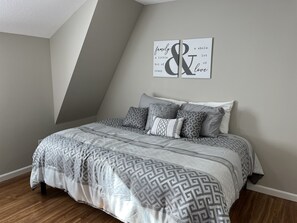 5 habitaciones, tabla de planchar con plancha y wifi gratis 