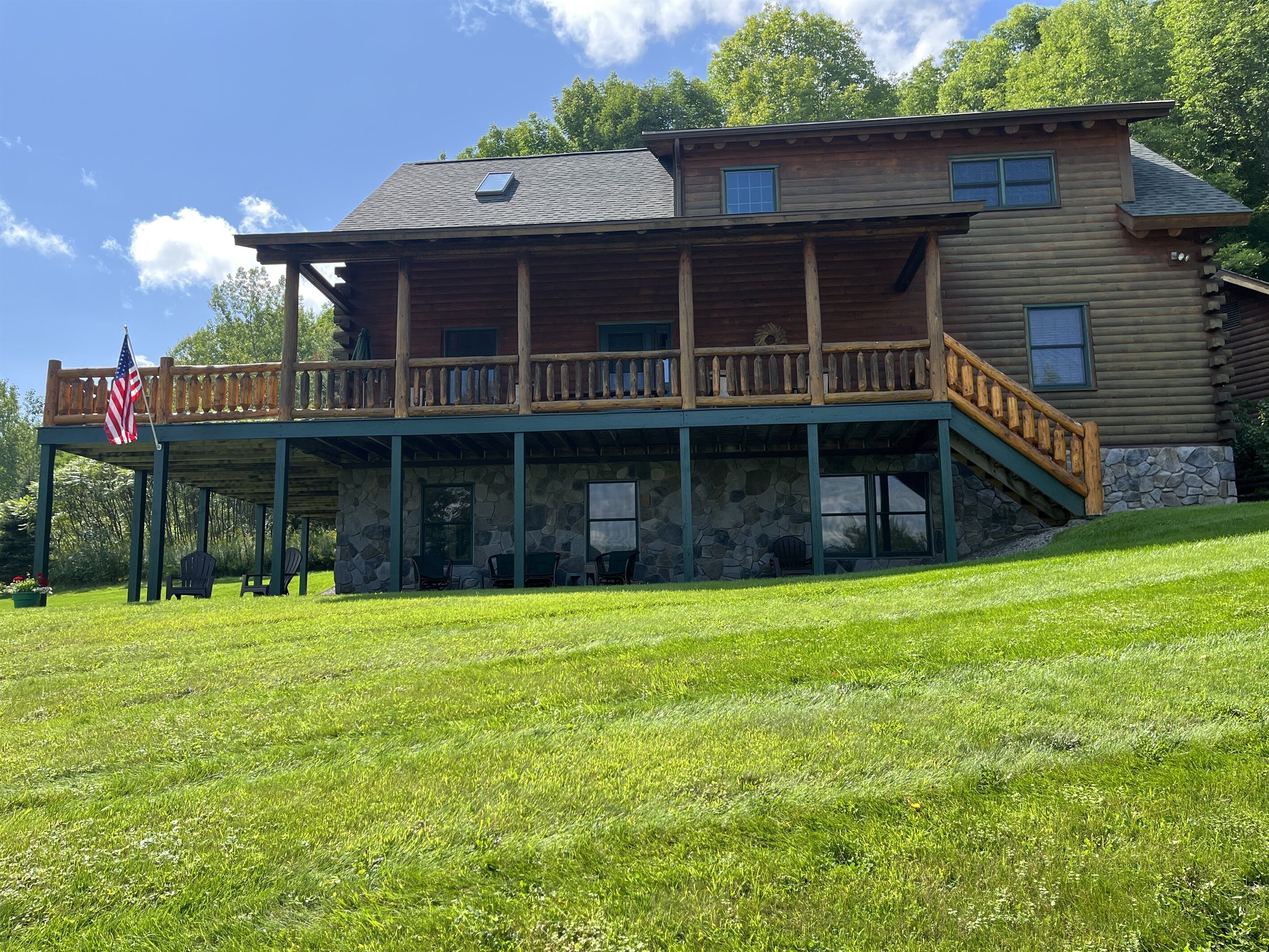 King Cabin - 4bdrm Log home with amazing lake views