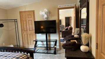 3 Schlafzimmer, BĂŒgeleisen/BĂŒgelbrett, kostenloses WLAN, BettwĂ€sche